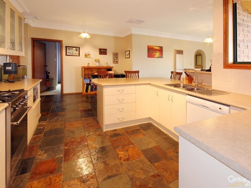 22 Tobin Crescent, Woodcroft SA 5162