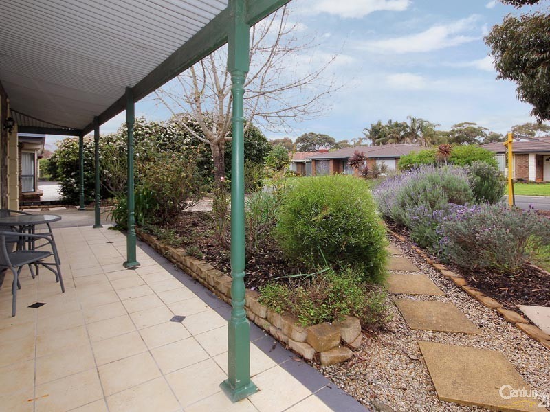 22 Tobin Crescent, Woodcroft SA 5162