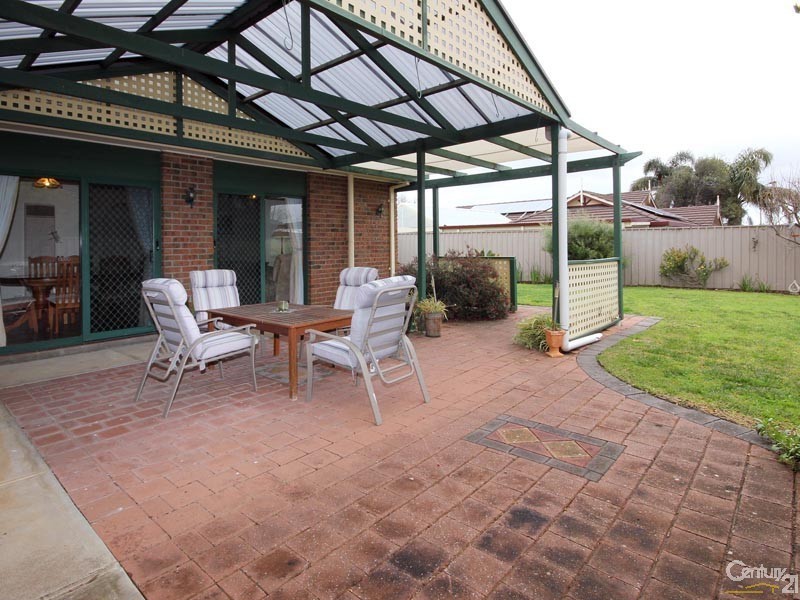 22 Tobin Crescent, Woodcroft SA 5162