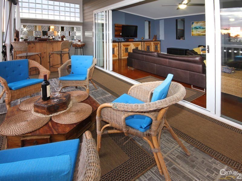 33 Seabreeze Crescent, Maslin Beach SA 5170