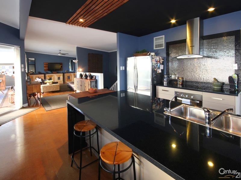 33 Seabreeze Crescent, Maslin Beach SA 5170