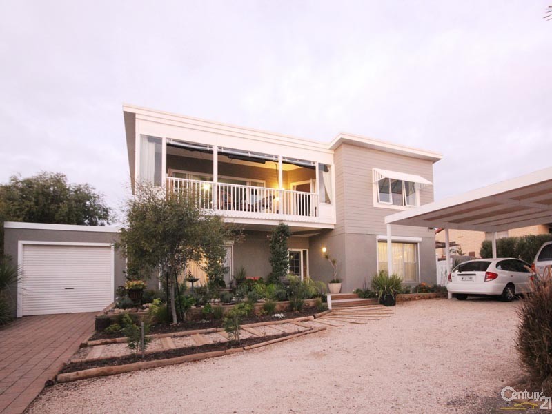 33 Seabreeze Crescent, Maslin Beach SA 5170