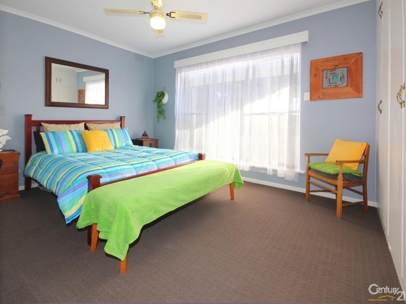 33 Seabreeze Crescent, Maslin Beach SA 5170