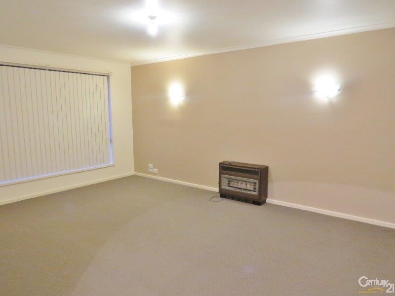 2 Ween Ave, Happy Valley SA 5159