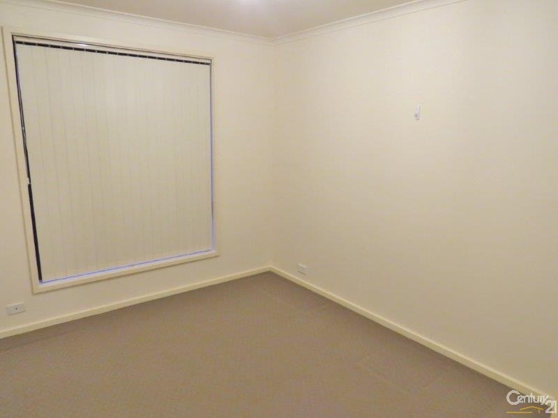 2 Ween Ave, Happy Valley SA 5159