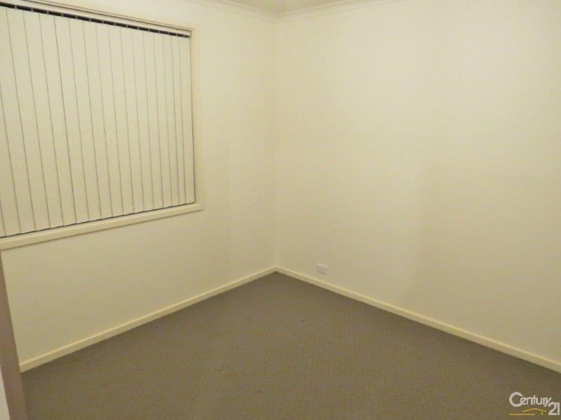 2 Ween Ave, Happy Valley SA 5159