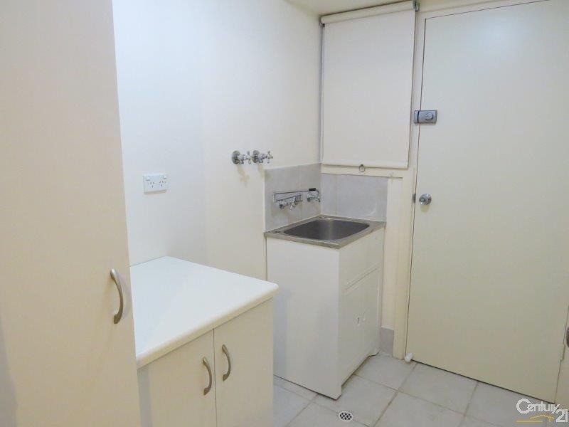 2 Ween Ave, Happy Valley SA 5159