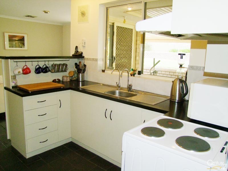 14 Odessa Drive, Woodcroft SA 5162