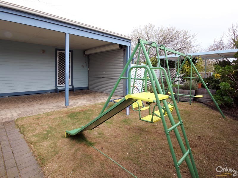 1 Sunderland Crescent, Seaford SA 5169