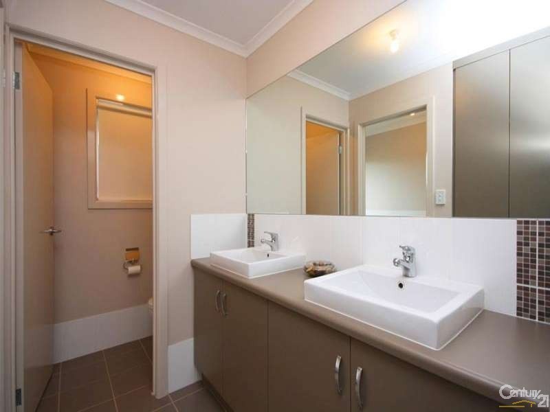 13 Miranda Place, Seaford Meadows SA 5169