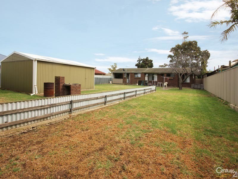 26 Kwinana Crescent, Port Noarlunga South SA 5167