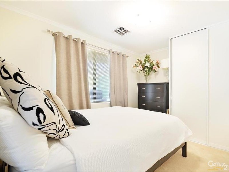 22 Potter Drive, Woodcroft SA 5162