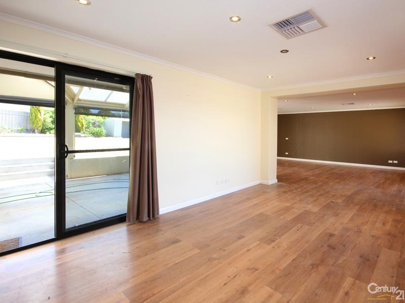 6 Keith Court, Woodcroft SA 5162