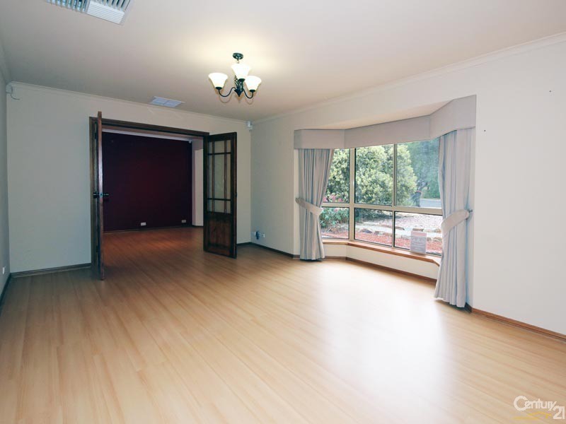 4  Montrose Court, Onkaparinga Hills SA 5163