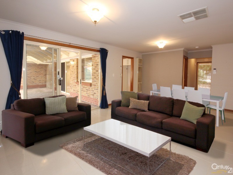 4  Montrose Court, Onkaparinga Hills SA 5163