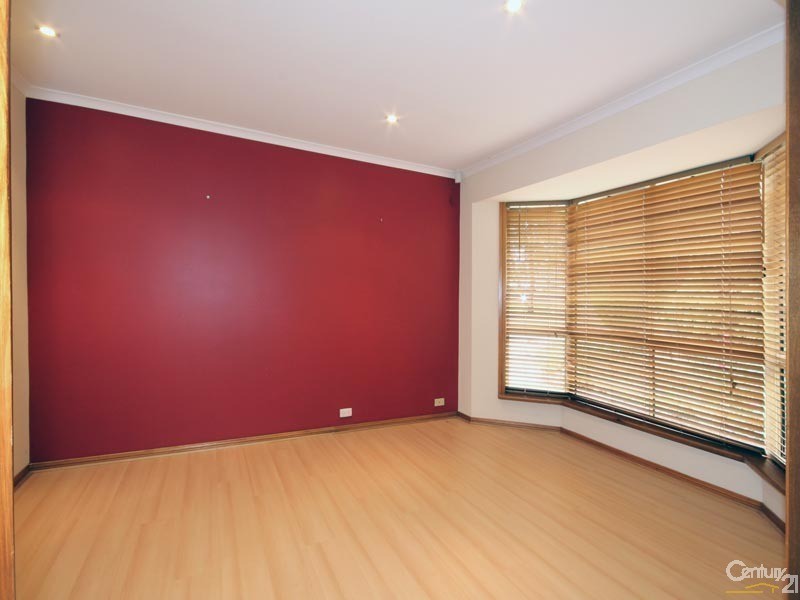 4  Montrose Court, Onkaparinga Hills SA 5163