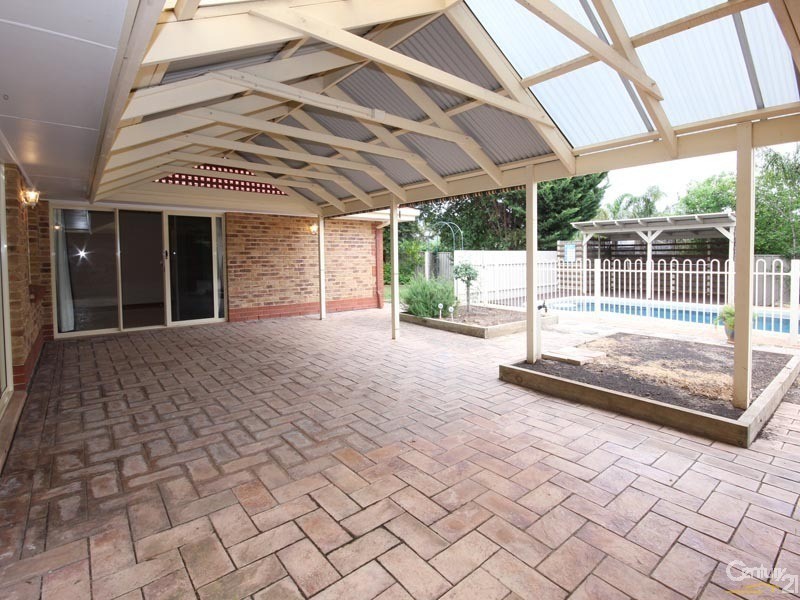 4  Montrose Court, Onkaparinga Hills SA 5163