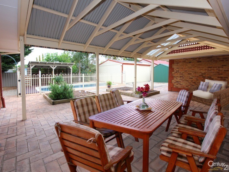 4  Montrose Court, Onkaparinga Hills SA 5163