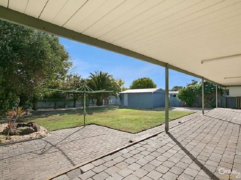 11 Inverness Avenue, Morphett Vale SA 5162