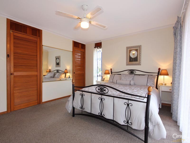 16 Dridan Crescent, Trott Park SA 5158