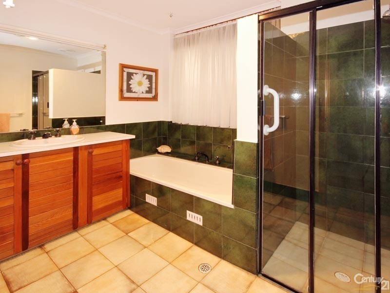 16 Dridan Crescent, Trott Park SA 5158