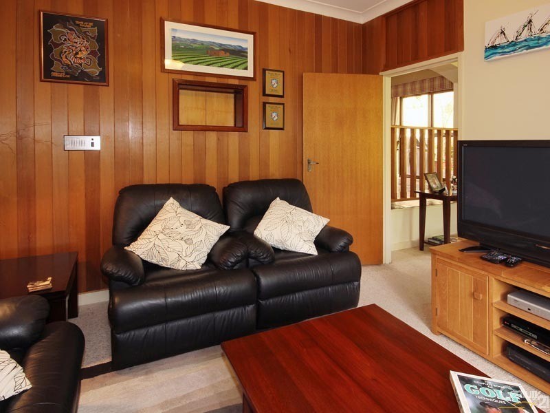 2 Elura Court, Flagstaff Hill SA 5159
