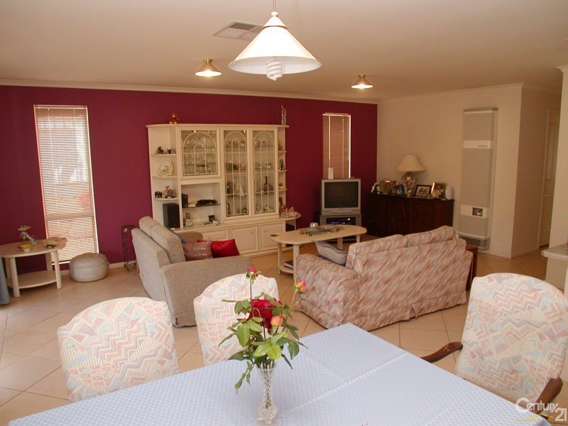 11 Grand Boulevard, Seaford Rise SA 5169