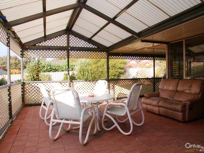 11 Grand Boulevard, Seaford Rise SA 5169