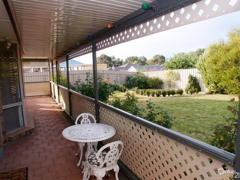 11 Grand Boulevard, Seaford Rise SA 5169