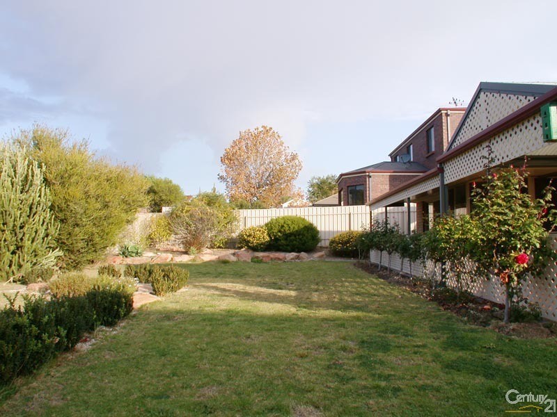 11 Grand Boulevard, Seaford Rise SA 5169