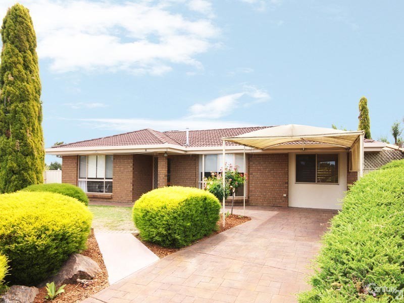 8 Aish Court, Woodcroft SA 5162
