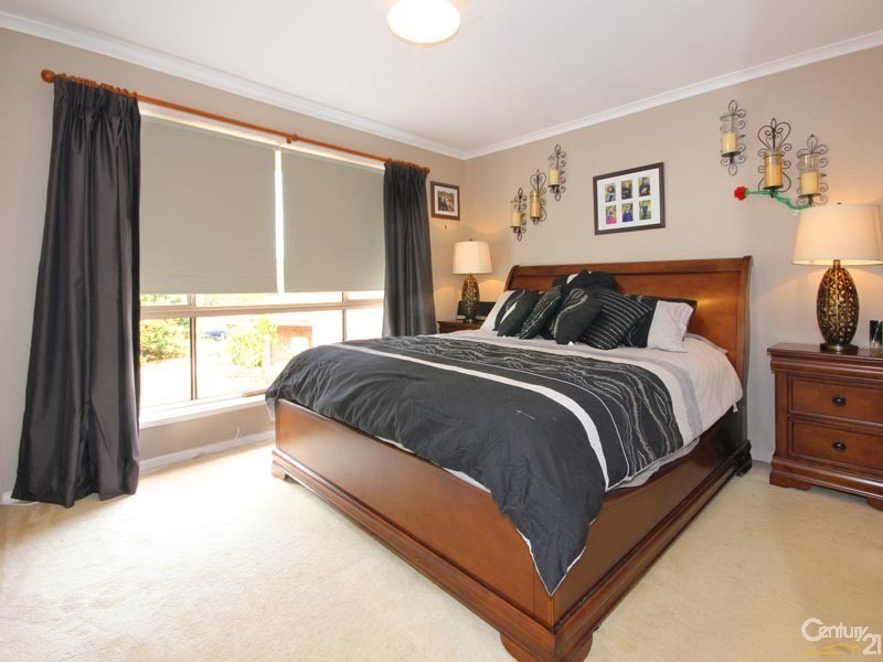 8 Aish Court, Woodcroft SA 5162