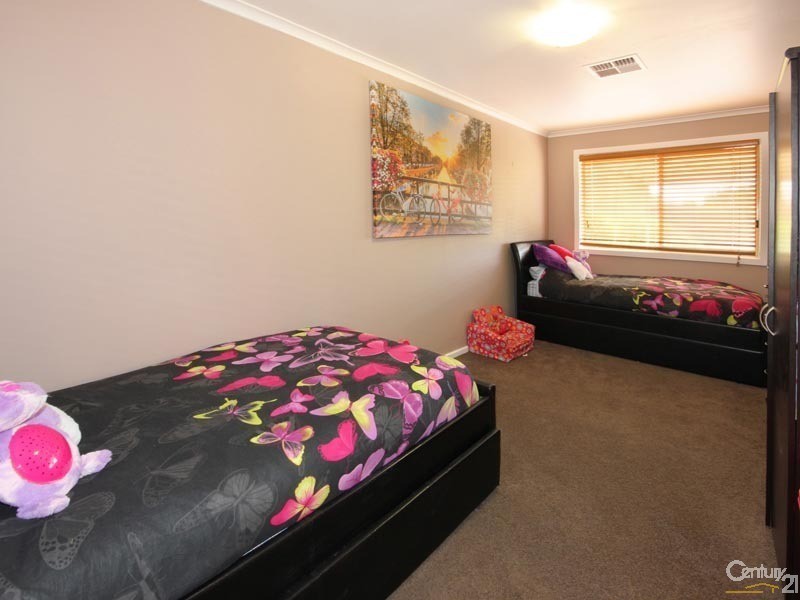 8 Aish Court, Woodcroft SA 5162