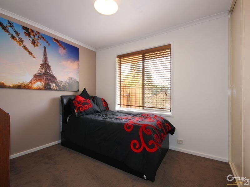 8 Aish Court, Woodcroft SA 5162