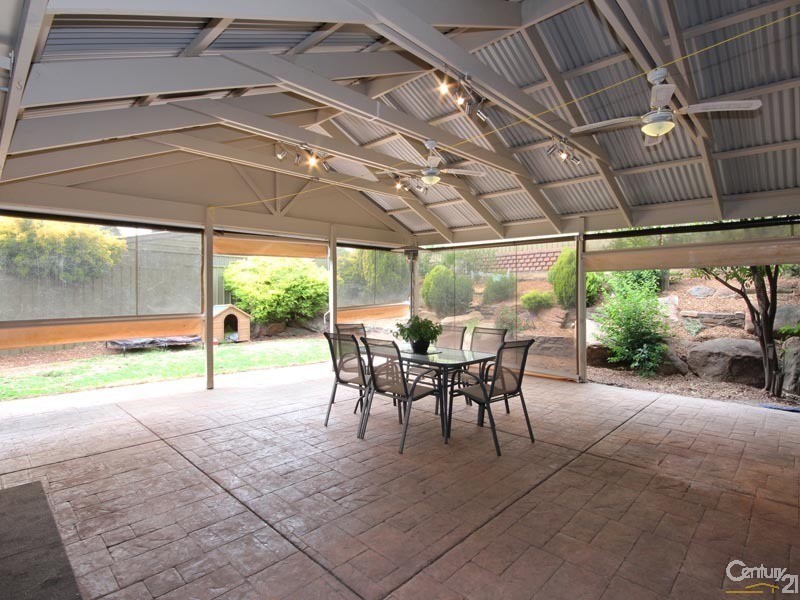 8 Aish Court, Woodcroft SA 5162