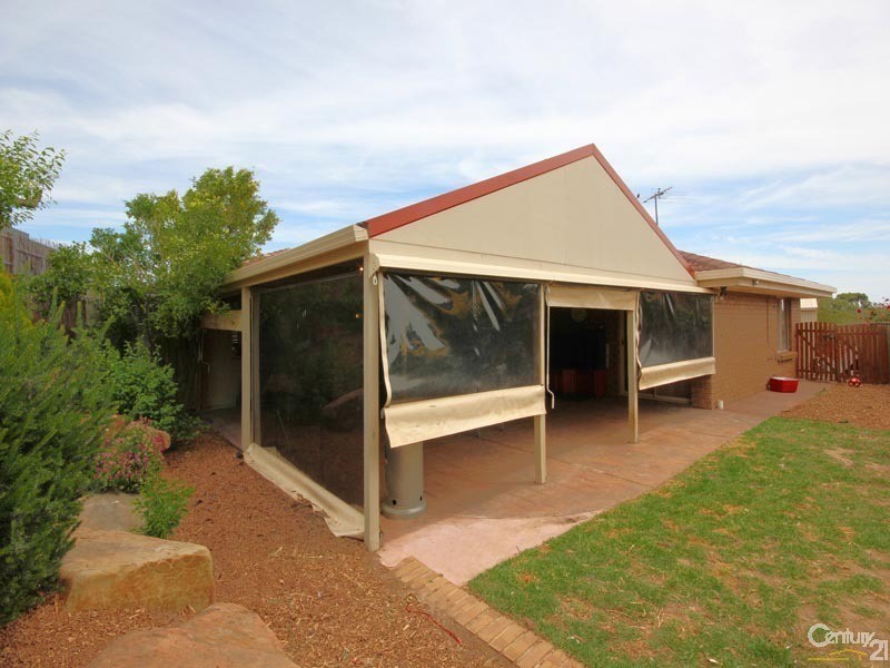 8 Aish Court, Woodcroft SA 5162