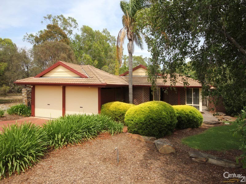 18 Oldborough Drive, Onkaparinga Hills SA 5163