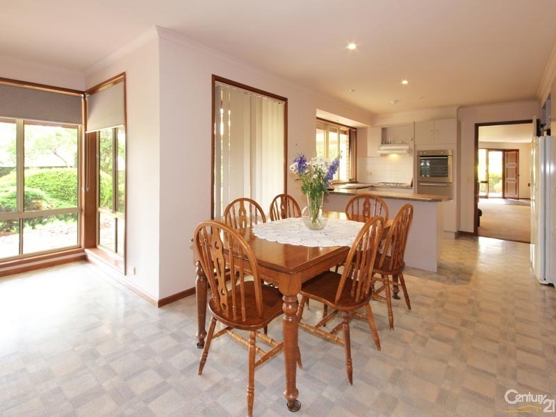 18 Oldborough Drive, Onkaparinga Hills SA 5163