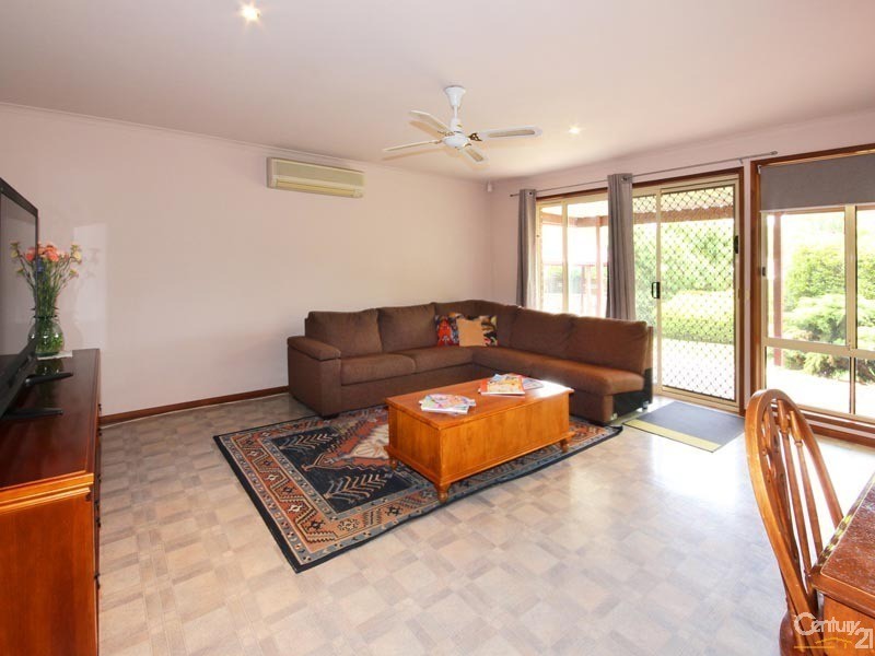 18 Oldborough Drive, Onkaparinga Hills SA 5163