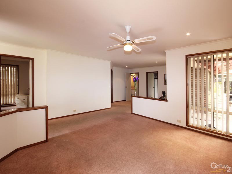 18 Oldborough Drive, Onkaparinga Hills SA 5163