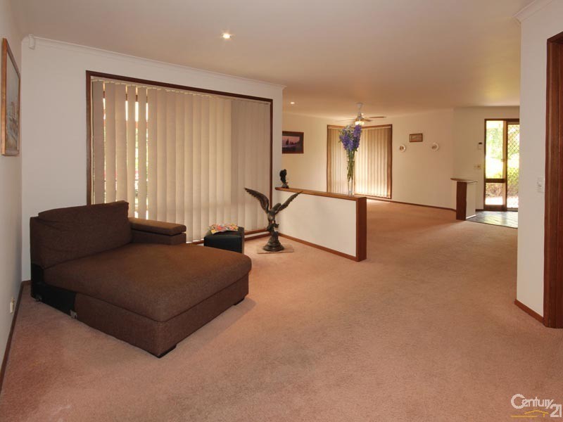 18 Oldborough Drive, Onkaparinga Hills SA 5163