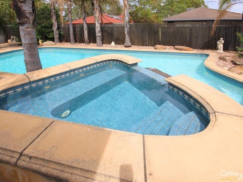 18 Oldborough Drive, Onkaparinga Hills SA 5163