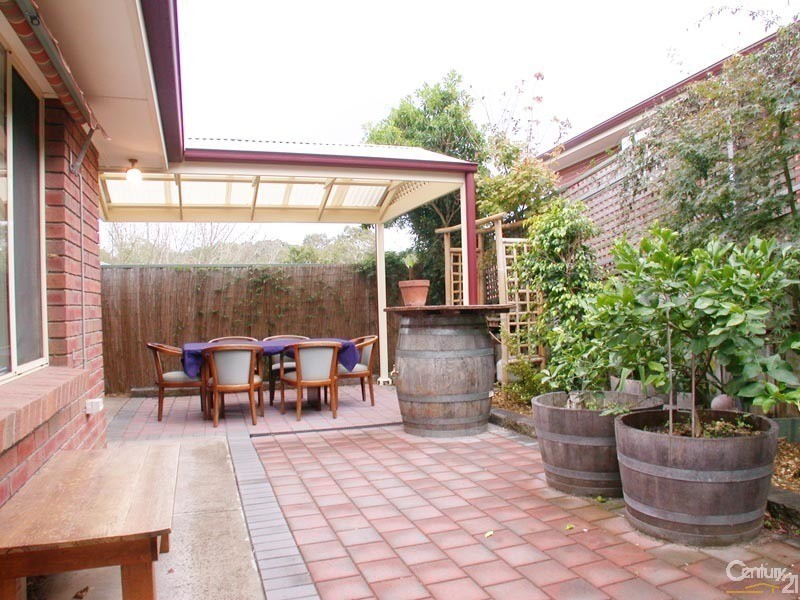 2/9 Meadowvale Road, Coromandel Valley SA 5051