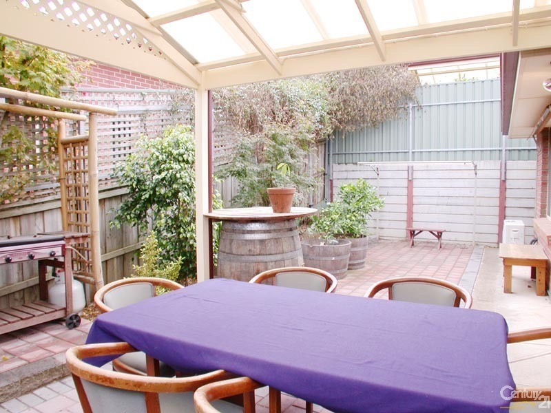 2/9 Meadowvale Road, Coromandel Valley SA 5051