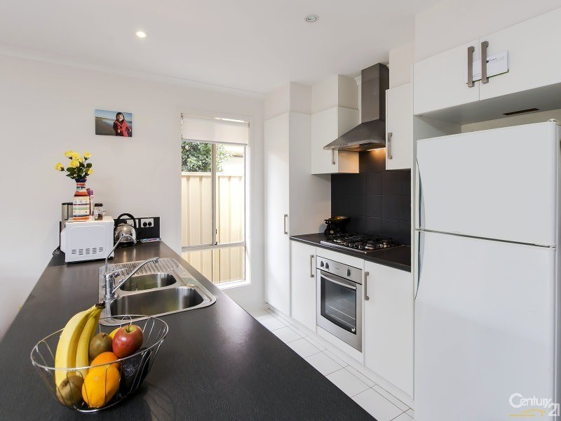 8 Angle Road, Seaford Meadows SA 5169