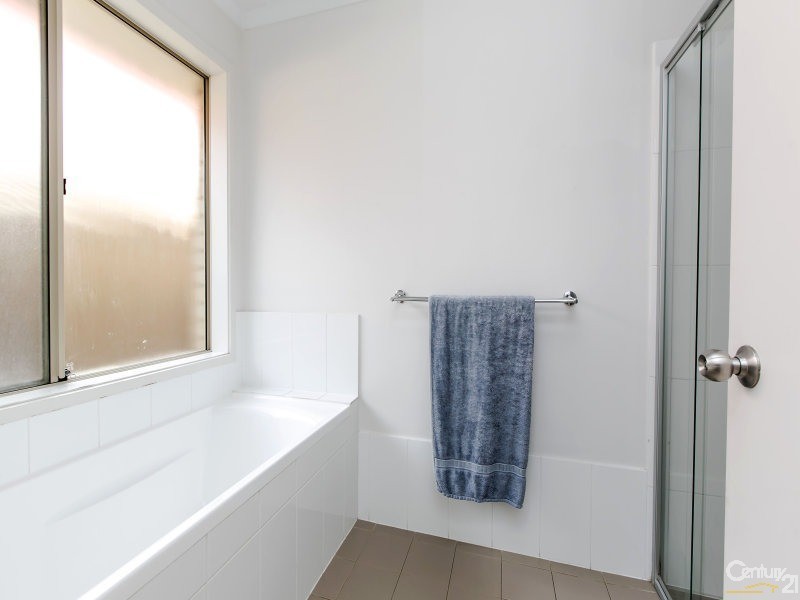 8 Angle Road, Seaford Meadows SA 5169