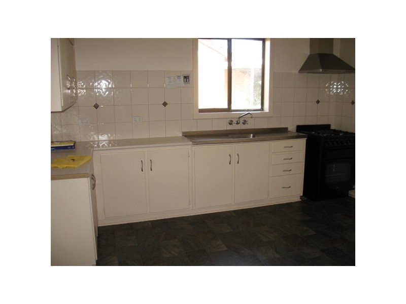 16 ATHALIE AVENUE, Parafield Gardens SA 5107