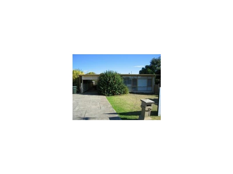 3 ST CLAIR AVENUE, Para Hills SA 5096