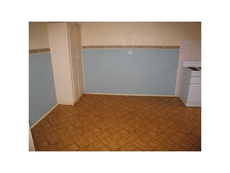 18 BARROW CRESCENT, Elizabeth Vale SA 5112