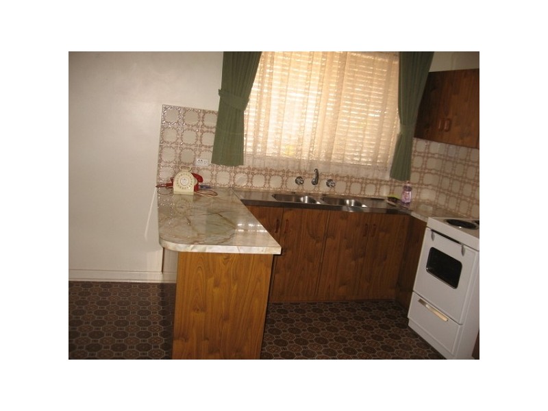 4 MCINTOSH  CRESCENT, Brahma Lodge SA 5109